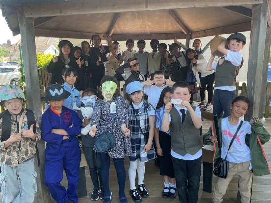Year 3 Travel back to the 1940s!